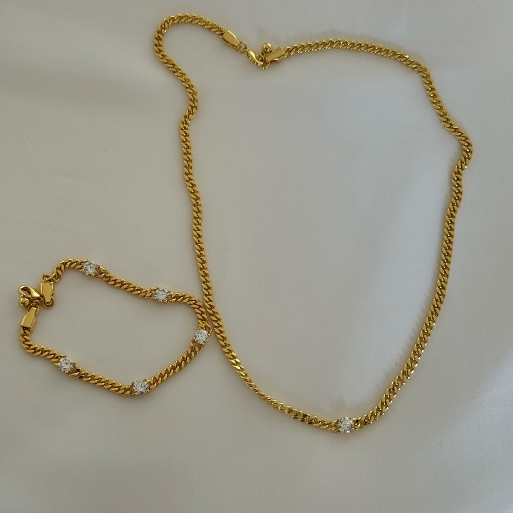 Elegant Gold and Silver Women's Jewelry Set - Picture 2 of 7
